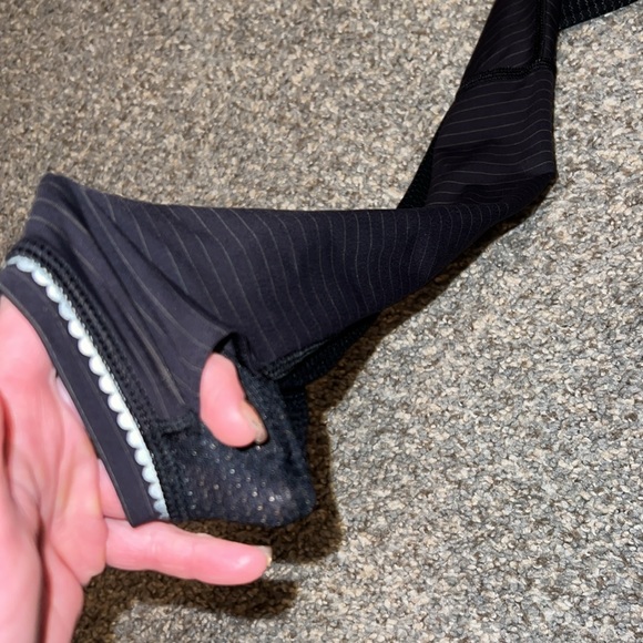 Lululemon long sleeve top. 2 - Picture 5 of 11